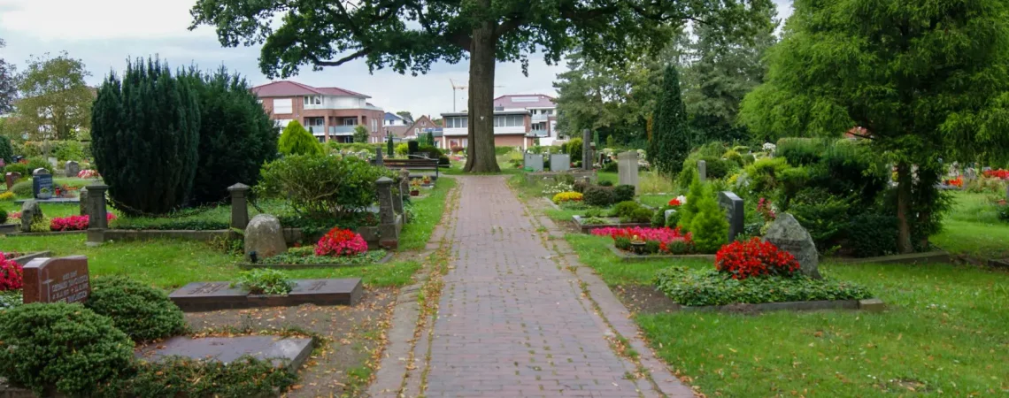 Friedhof Rastede Ammerland 04 Gross 1920 1080